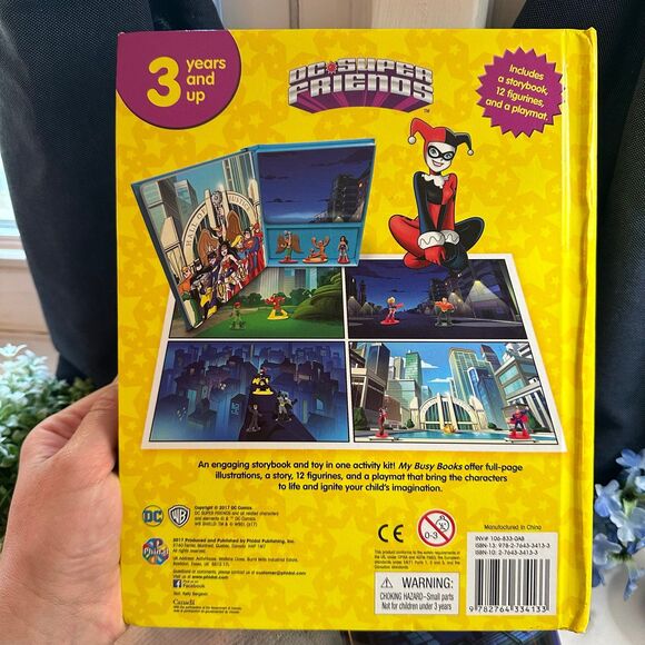 DC Super Friends Busy Book - Picture 3 of 3